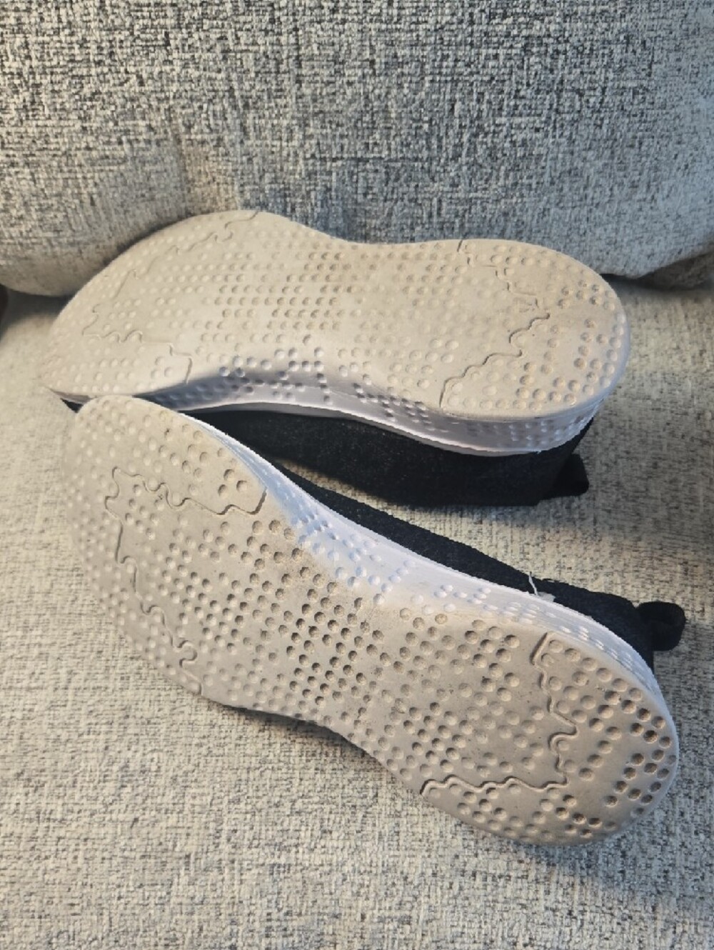 Avia Women’s Black Slip-On Athletic Sneakers with White Sole - Picture 4 of 4